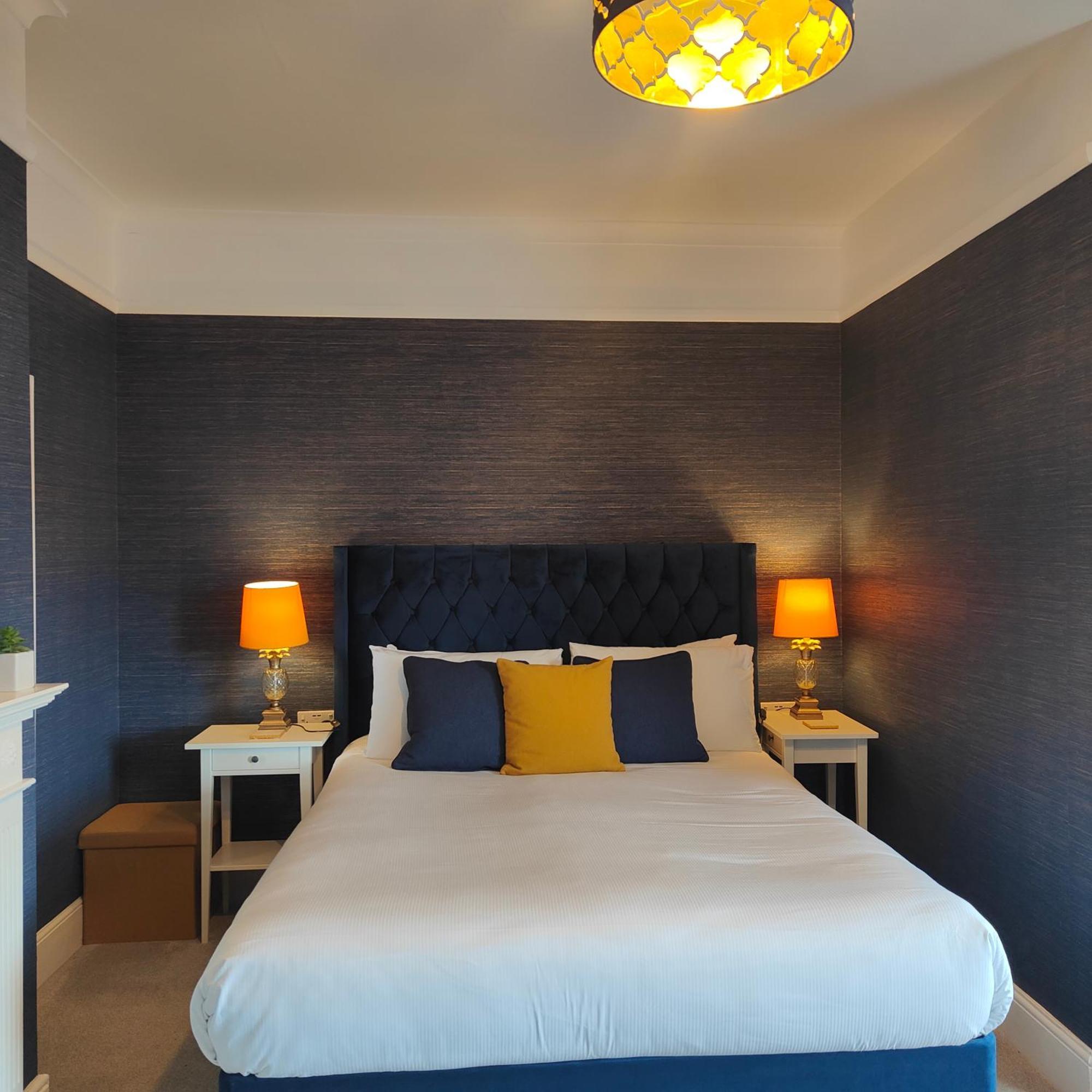 مبيت وإفطار لوستوفت The Corner House المظهر الخارجي الصورة